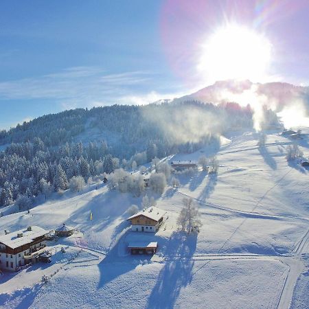 Chalet On The Ski Slope In St Johann In Tyrol Apfeldorf Exterior foto