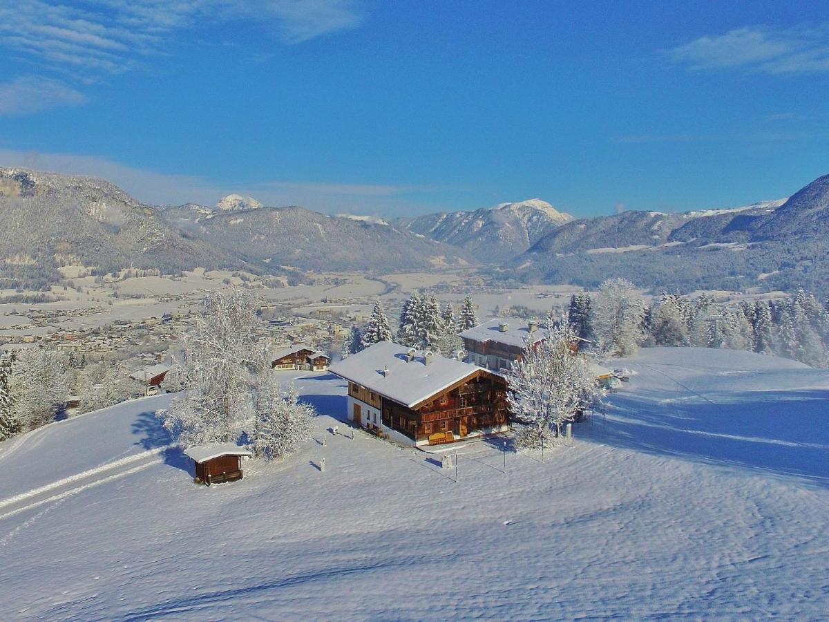 Chalet On The Ski Slope In St Johann In Tyrol Apfeldorf Exterior foto